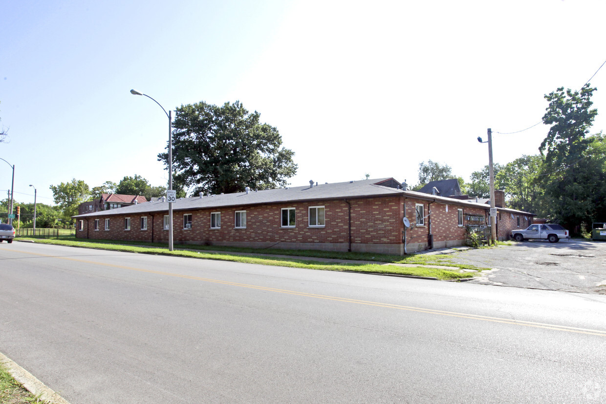 Primary Photo - The Courtyard Apartments