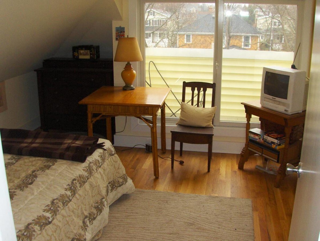 16 Grant Ave, Rumson, NJ 07760 House Rental in Rumson, NJ