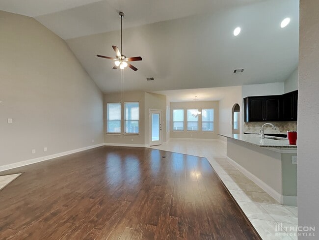 Foto del edificio - 11344 Live Oak Creek Dr
