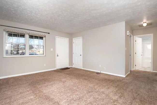 Building Photo - 49 Desales Ave