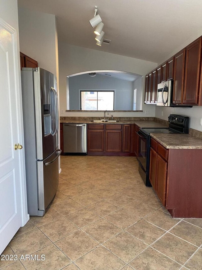 Foto del edificio - 45462 W Tulip Ln