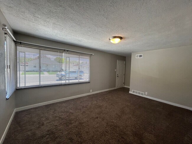 Foto del edificio - 3 Bedroom 1.75 Bathrooms House in Springvi...