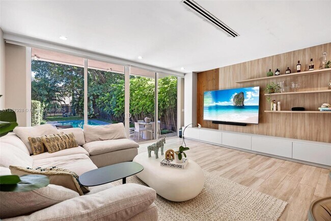 Foto del edificio - 3448 Day Ave