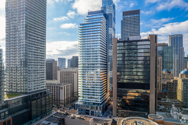 Photo du bâtiment - Halo Residences