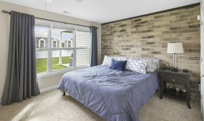 First floor master - 4743 Lakeside Dr