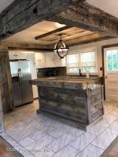 Foto del edificio - 3 br, 1 bath House - 904 N. Wood Avenue
