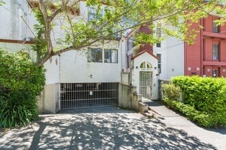 Building Photo - 2576 Virginia St