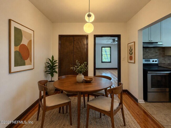 Foto del edificio - 2575 Myra St