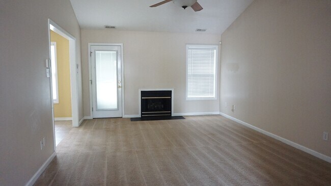 Building Photo - 164 Independence Dr