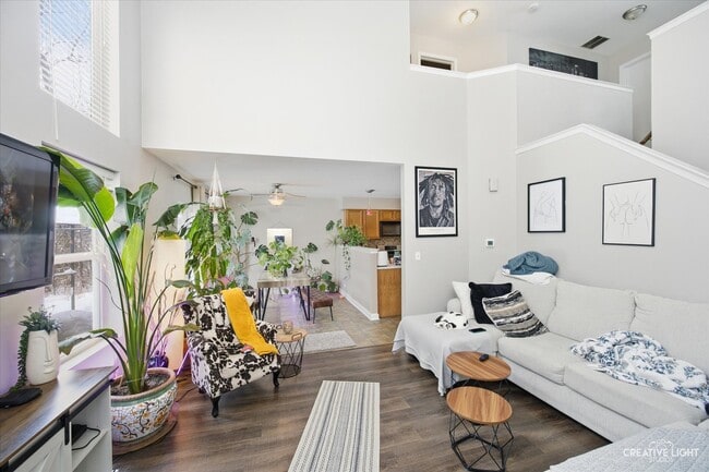 Foto del edificio - 966 Ainsley Dr