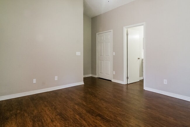 Building Photo - 1077 Brielle Ct