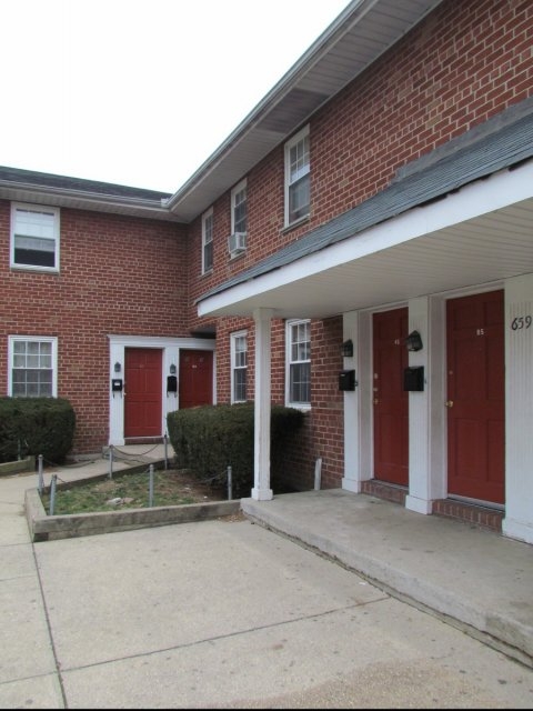 Primary Photo - 655 Nassau Road