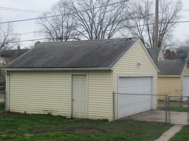 Building Photo - 202 Williston Ave