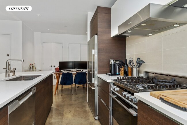 Foto del edificio - 427 E 12th St