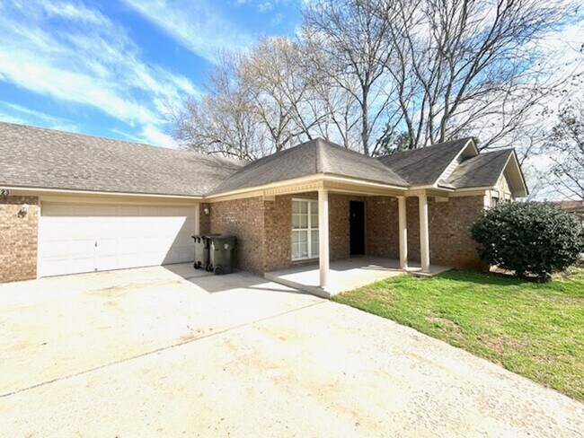 Foto del edificio - 1523 Jordan Rd