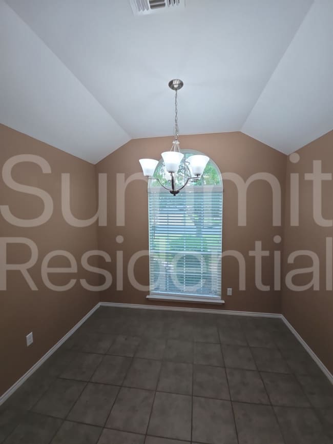 Building Photo - 236 Geode Ln