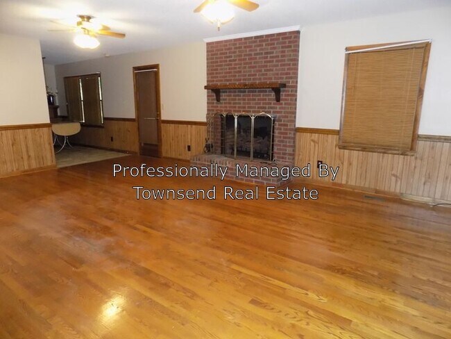 Building Photo - 3235 Gainey Rd