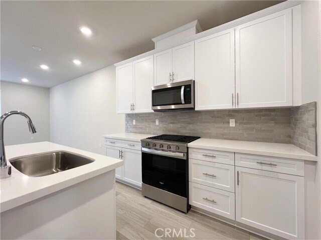 Foto del edificio - 223 Aurora Ln