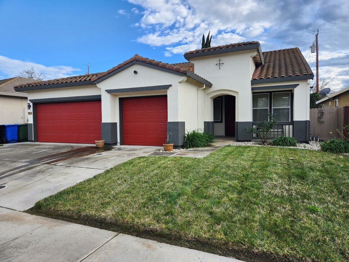 Primary Photo - 9292 Trout Way