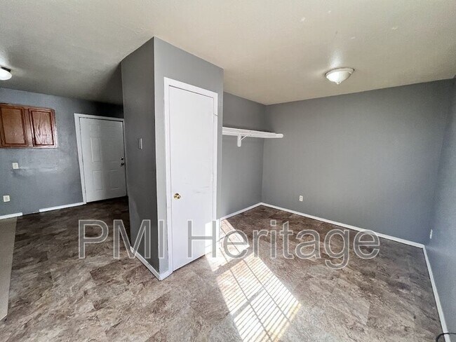 Foto del edificio - 813 E Huntsville Ave