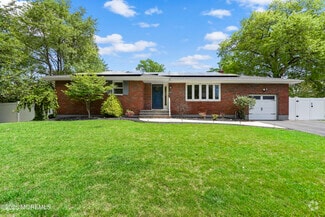 Building Photo - 2011 Oakhurst Pkwy