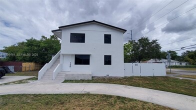 Building Photo - 6201 SW 22nd St