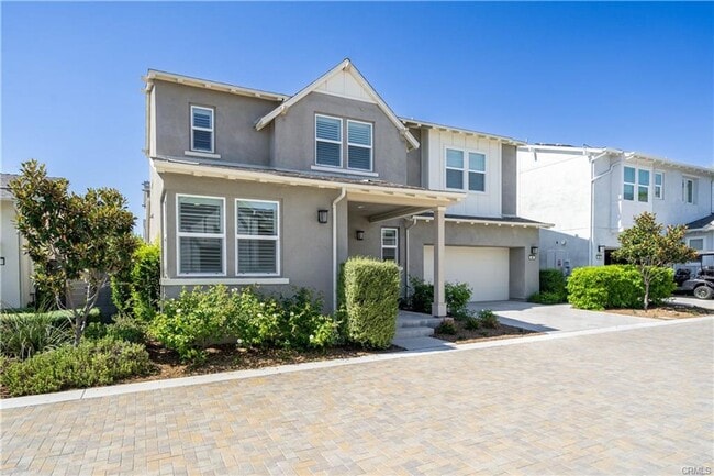 Building Photo - Stunning 4-Bedroom Home with Modern Elegance