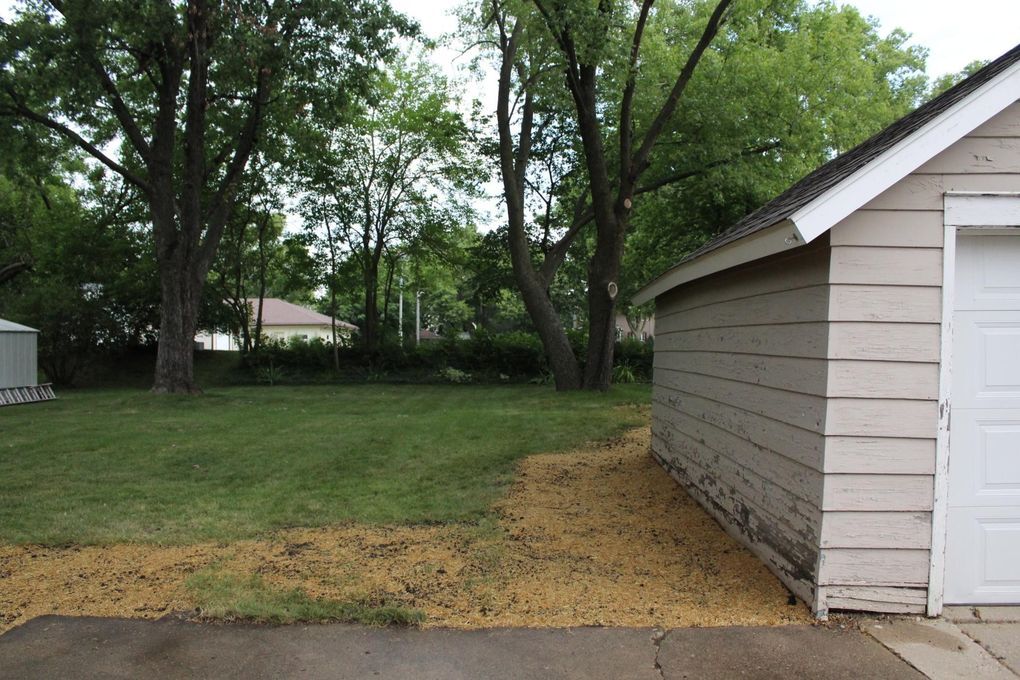 backyard - 123 Maple St