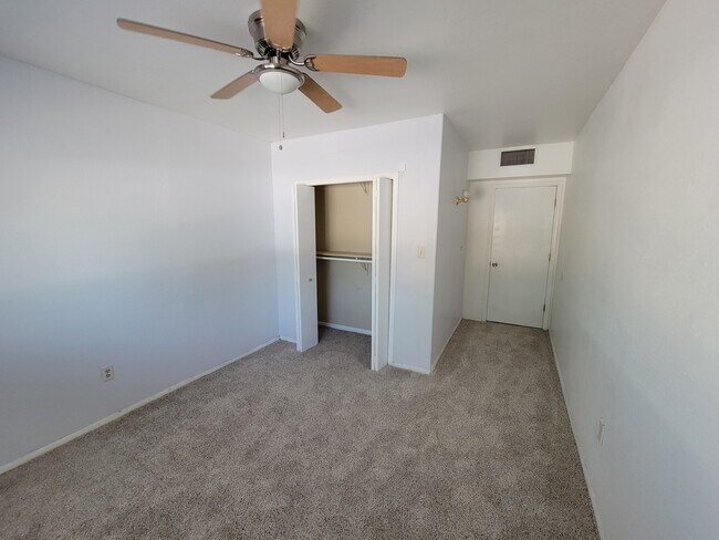 Room 2 (Front) - 1810 S Palm Springs Cir