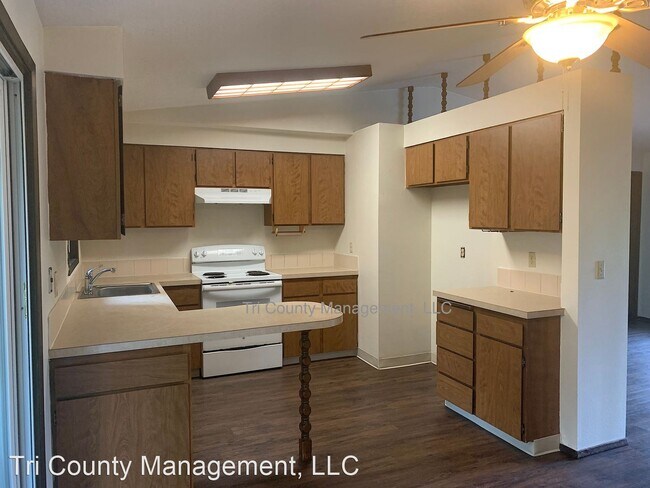 Building Photo - 3 br, 2 bath House - 3629 SE 151st Ave