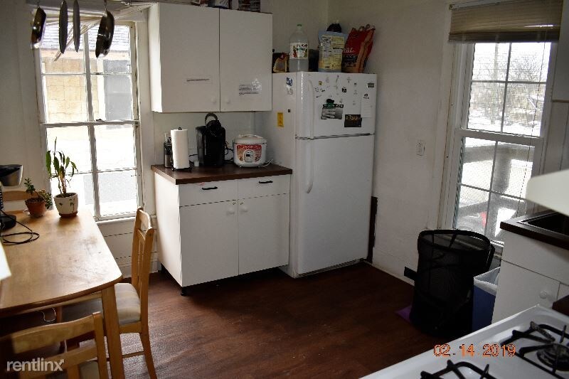 Primary Photo - 117 N Division St