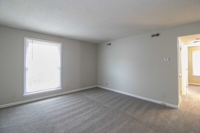 Building Photo - 1437 McCan Dr