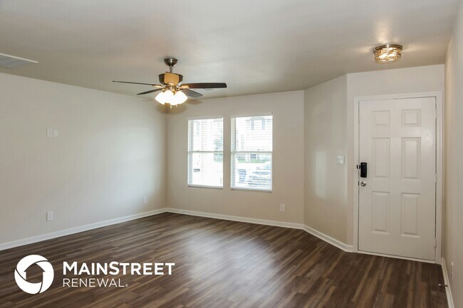 Building Photo - 204 Farmington Dr