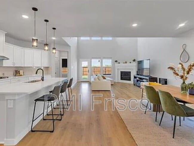 Building Photo - 6105 Poolside Way