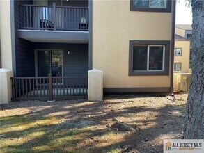 Building Photo - 3131 Sayre Dr