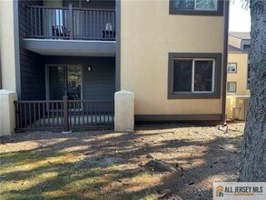 Building Photo - 3131 Sayre Dr