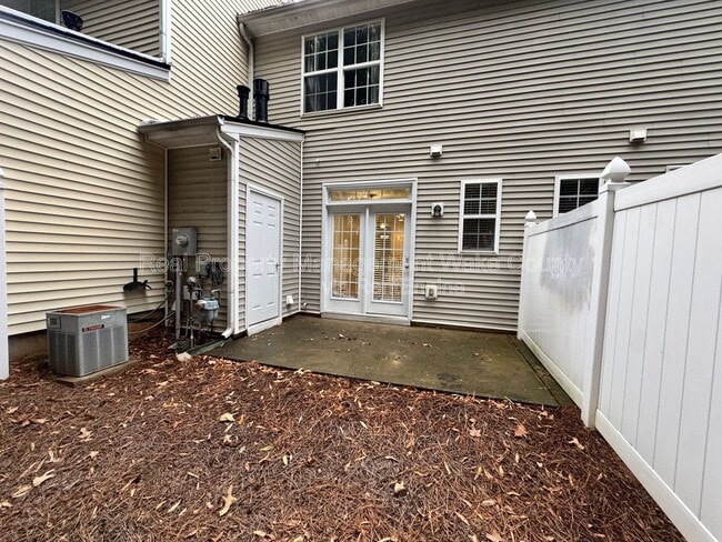 Foto del edificio - 8215 Martello Ln