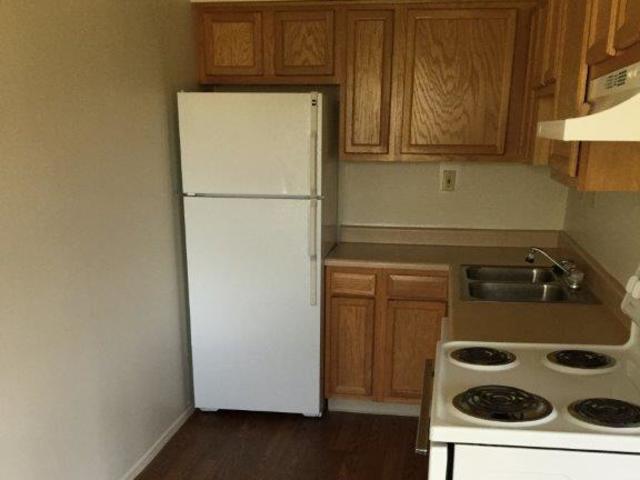 Building Photo - Ivy Green Commons, LLC