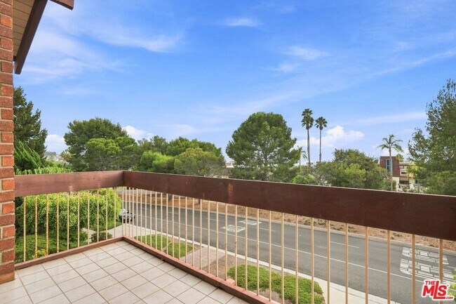 Foto del edificio - 2322 Palos Verdes Dr W