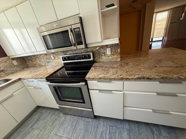 Building Photo - 1500 S Ocean Dr