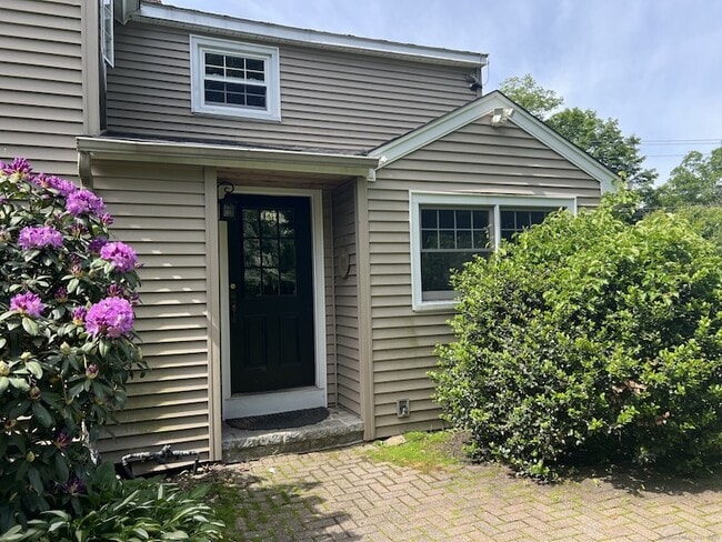 Photo - 566 W Main St House