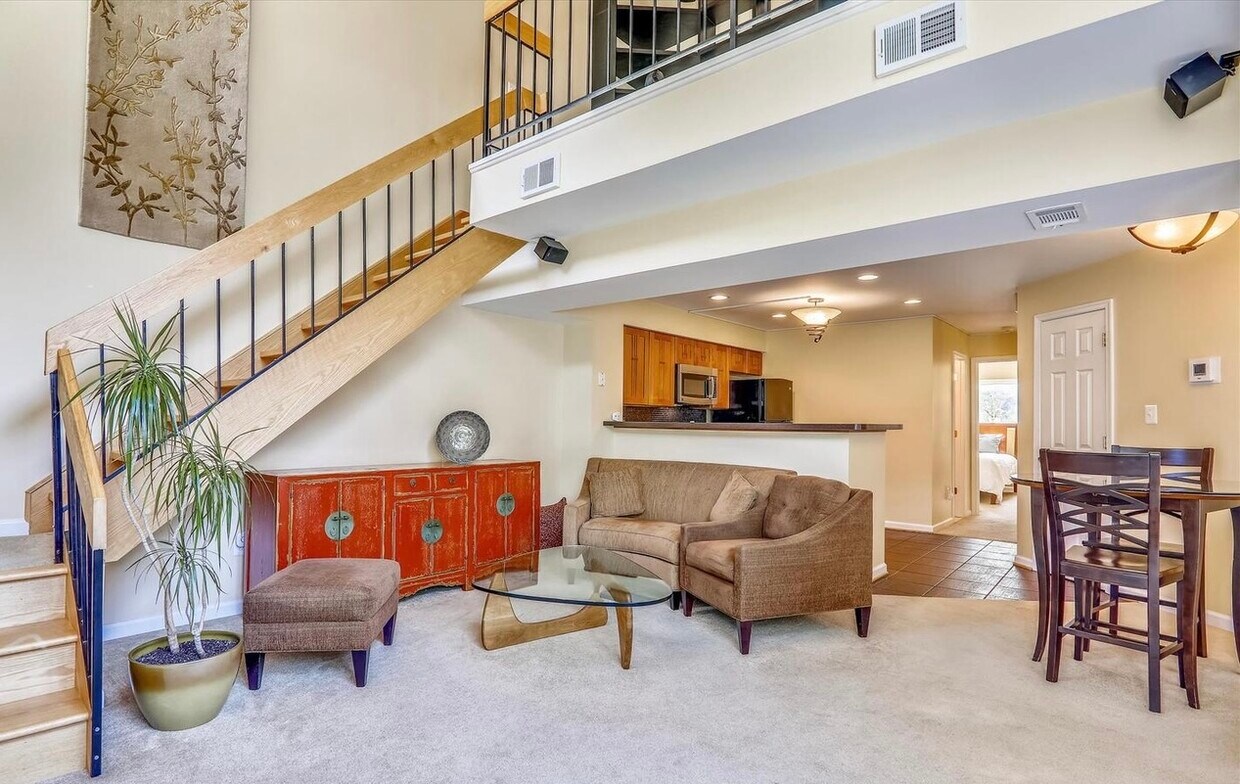 Foto principal - 10809 Amherst Ave