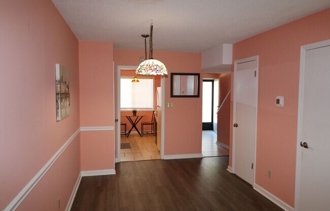 Building Photo - 171 Forest View Dr