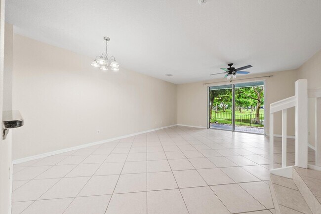 Foto del edificio - 1925 Alamanda Way