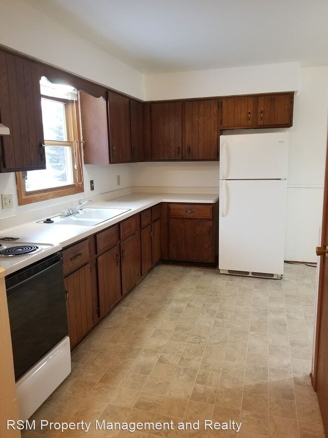 Building Photo - 518-518 Linde Ln