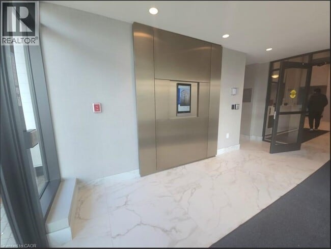 Building Photo - 480 Gordon Krantz Ave