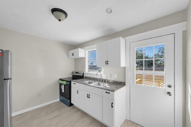 Foto del edificio - 1607 18th St E