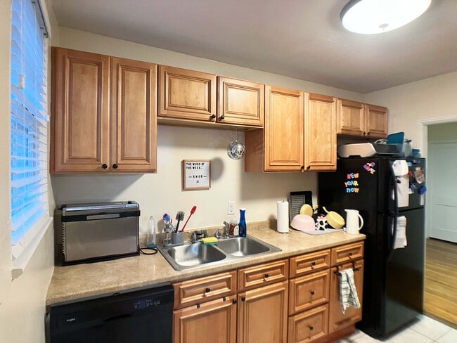 Photo - Large 3 Bedroom, 2 Bathroom Home w/ Study ...