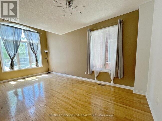 Building Photo - 28 Barnstone Dr