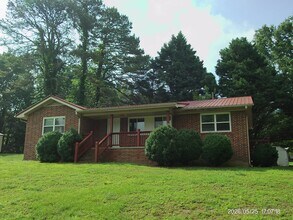 Building Photo - 2506 Dana Dr